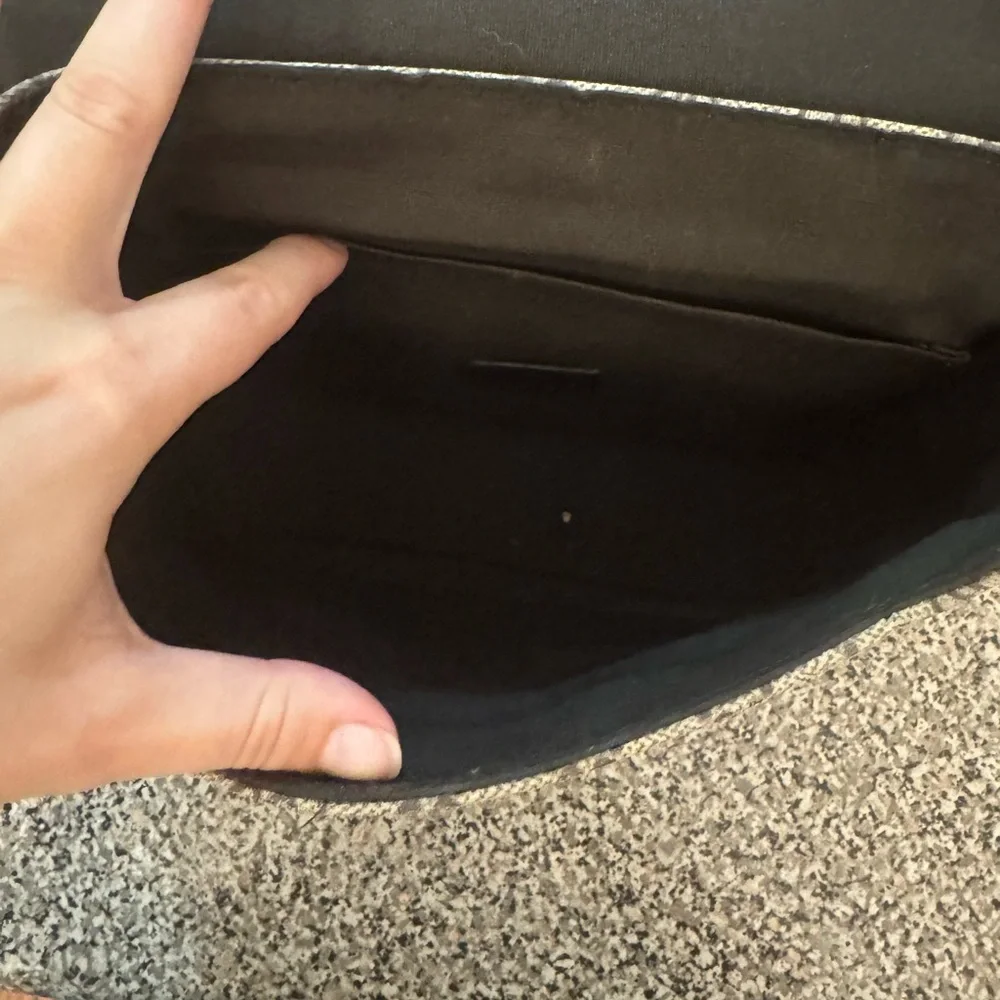 Crossbody Handbag 👜❤️💚🤎 - Picture 5 of 6